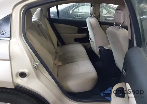 2014 Chrysler 200 Touring z USA, uszkodzony, nr VIN 1C3CCBBB2EN185021